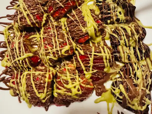 Pistachio kunafa strawberries and brownies