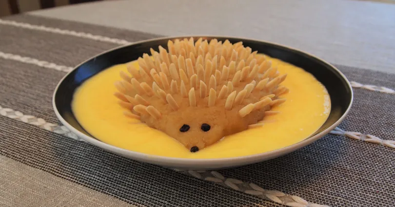 2X Premium Hedgehog With Custard